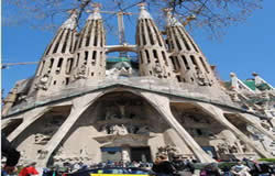 Sagrada Familias Tour - Barcelona City Break Holiday
